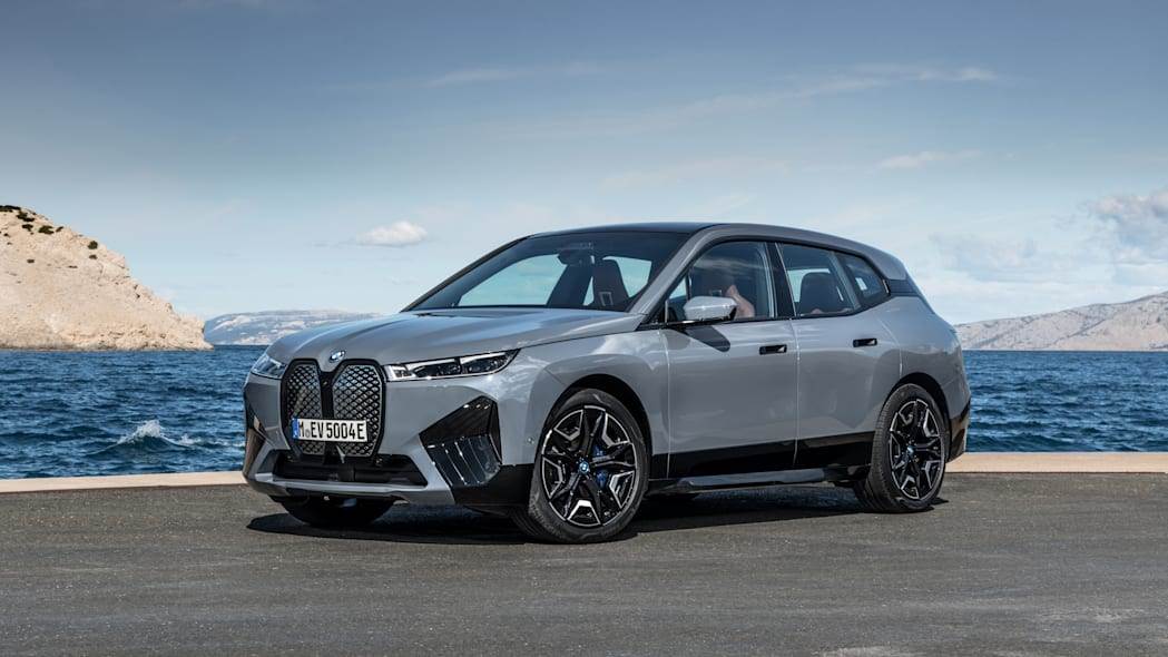 Punjenje baterije električnih automobila rupama na putu