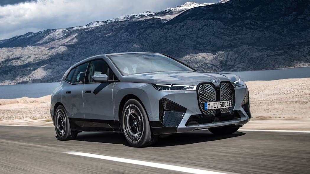 Punjenje baterije električnih automobila rupama na putu