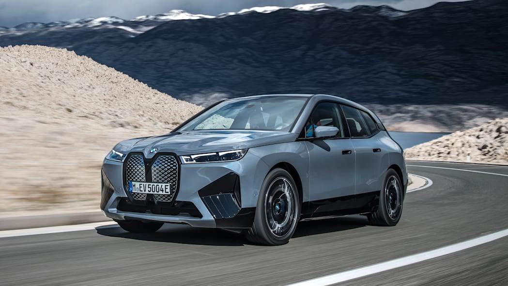 Punjenje baterije električnih automobila rupama na putu