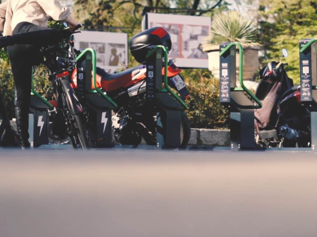 parkiranje trotineta bicikla u gradu punjenje baterije vozila u beogradu bikeep aplikacija besplatno