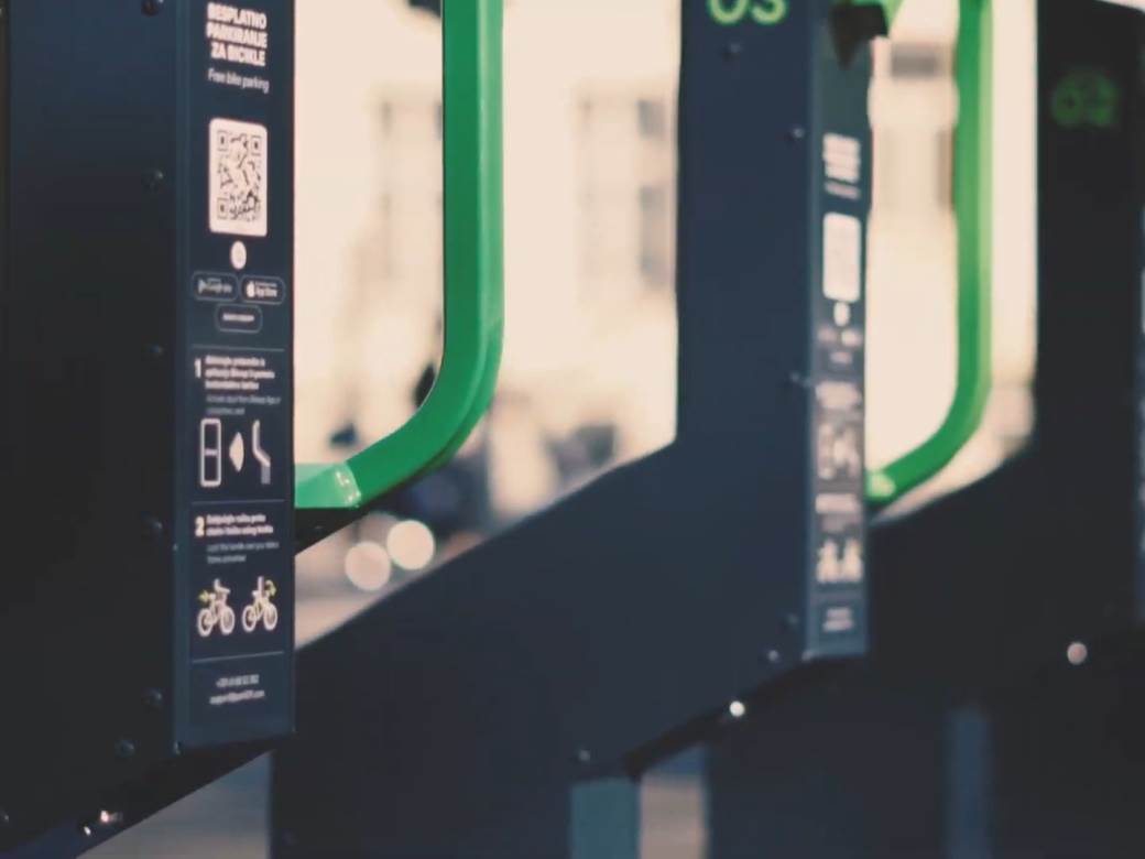 parkiranje trotineta bicikla u gradu punjenje baterije vozila u beogradu bikeep aplikacija besplatno