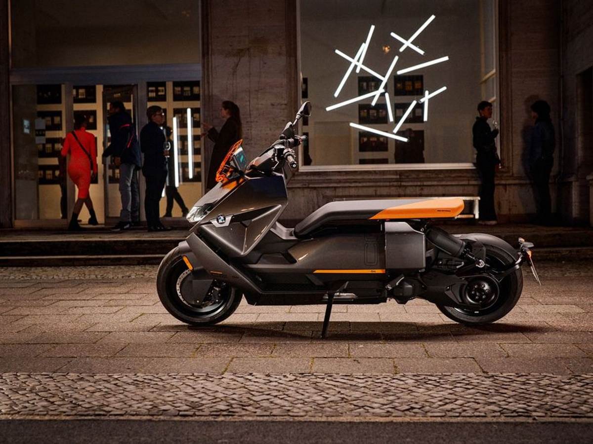 bmw ce 04 električni skuter slike video opis