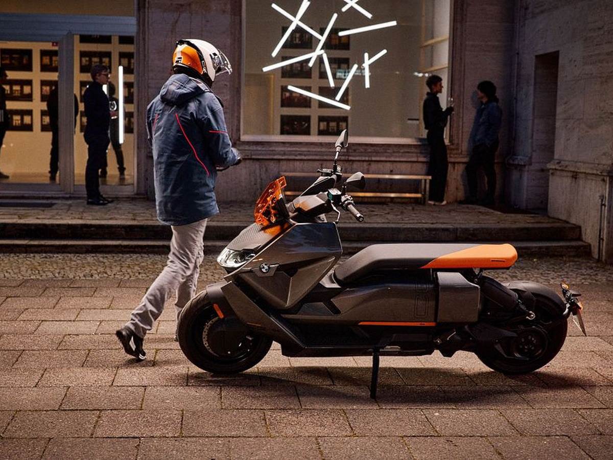 bmw ce 04 električni skuter slike video opis