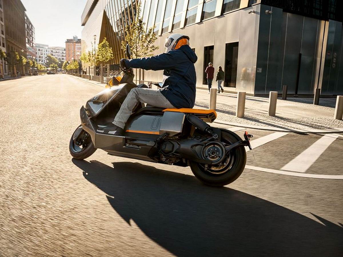 bmw ce 04 električni skuter slike video opis