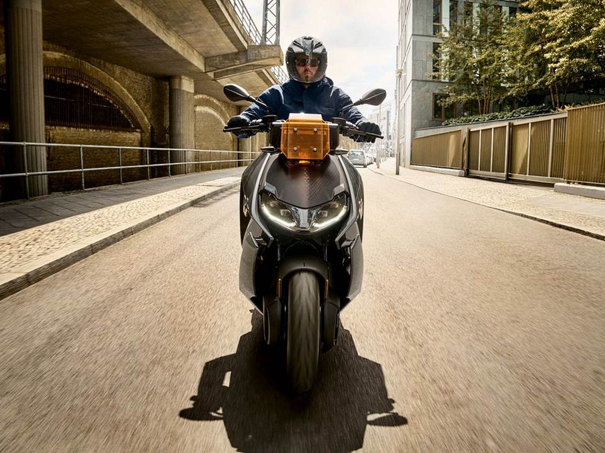 bmw ce 04 električni skuter slike video opis