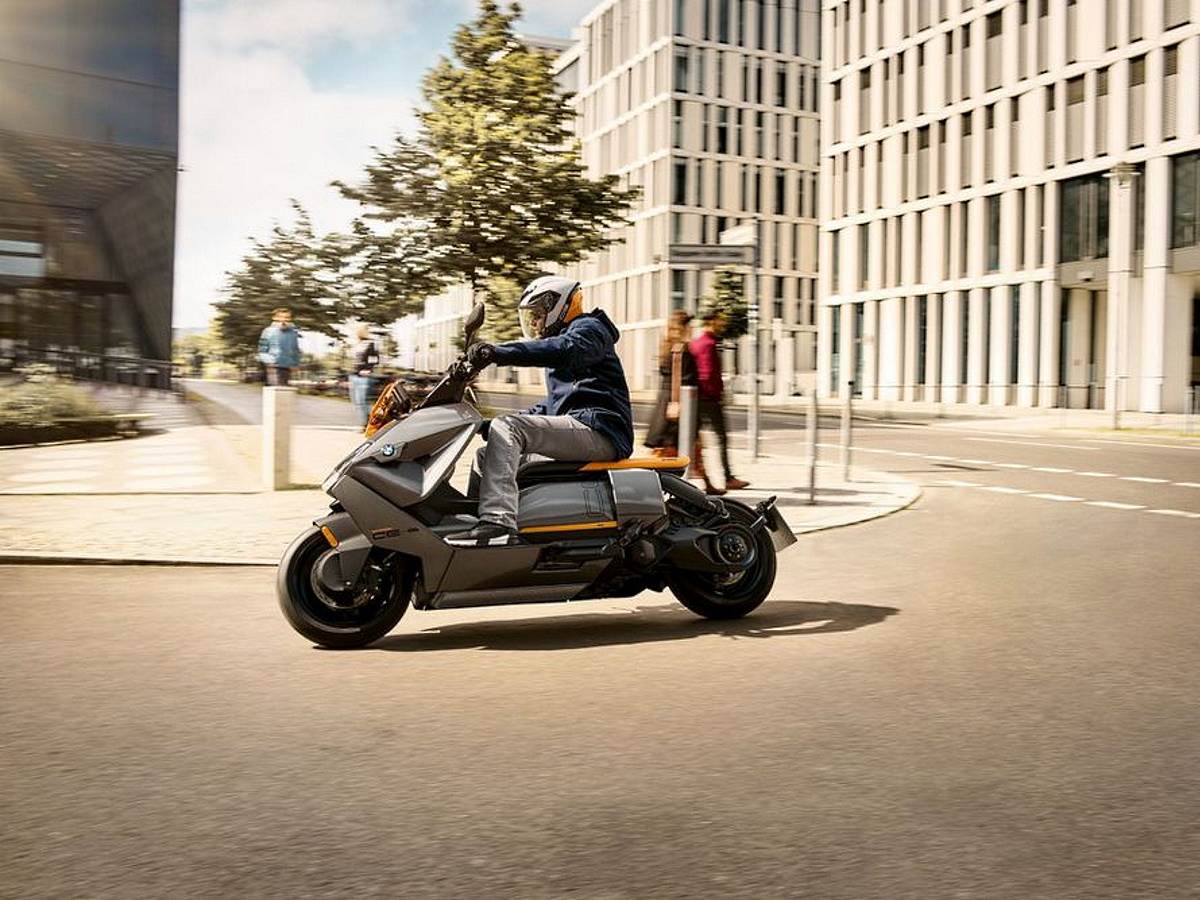 bmw ce 04 električni skuter slike video opis