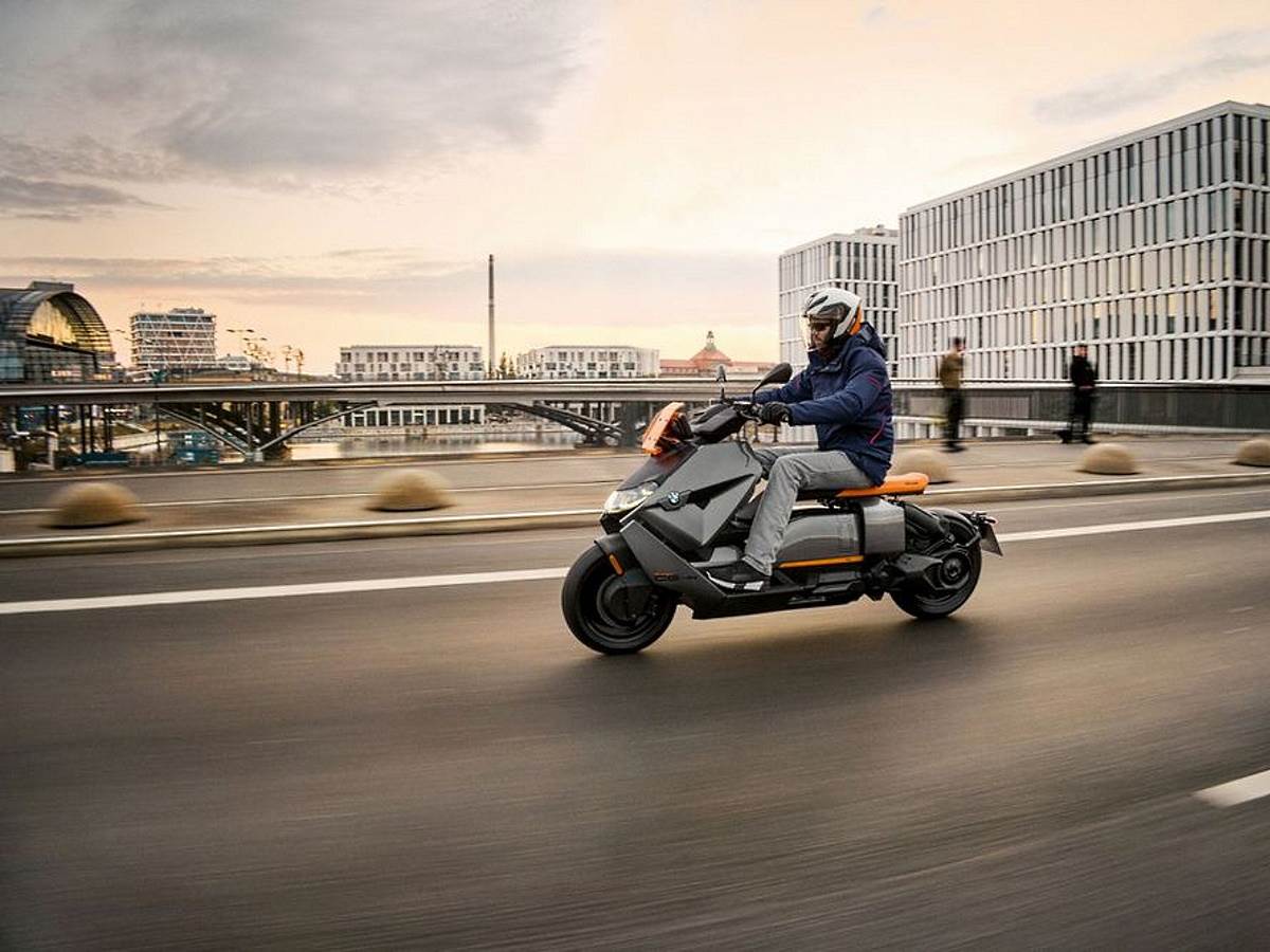 bmw ce 04 električni skuter slike video opis