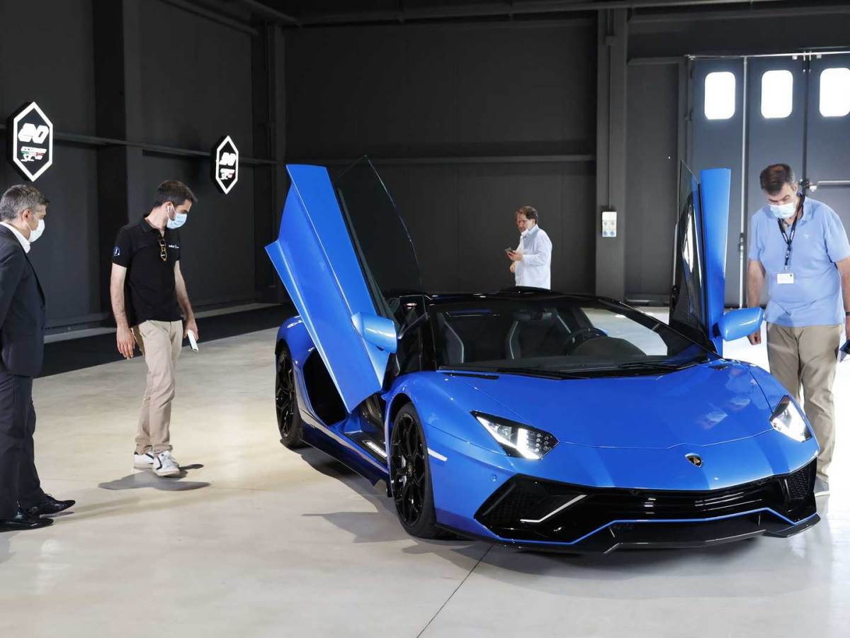 lamborghini v12 motor hibridni superautomobil