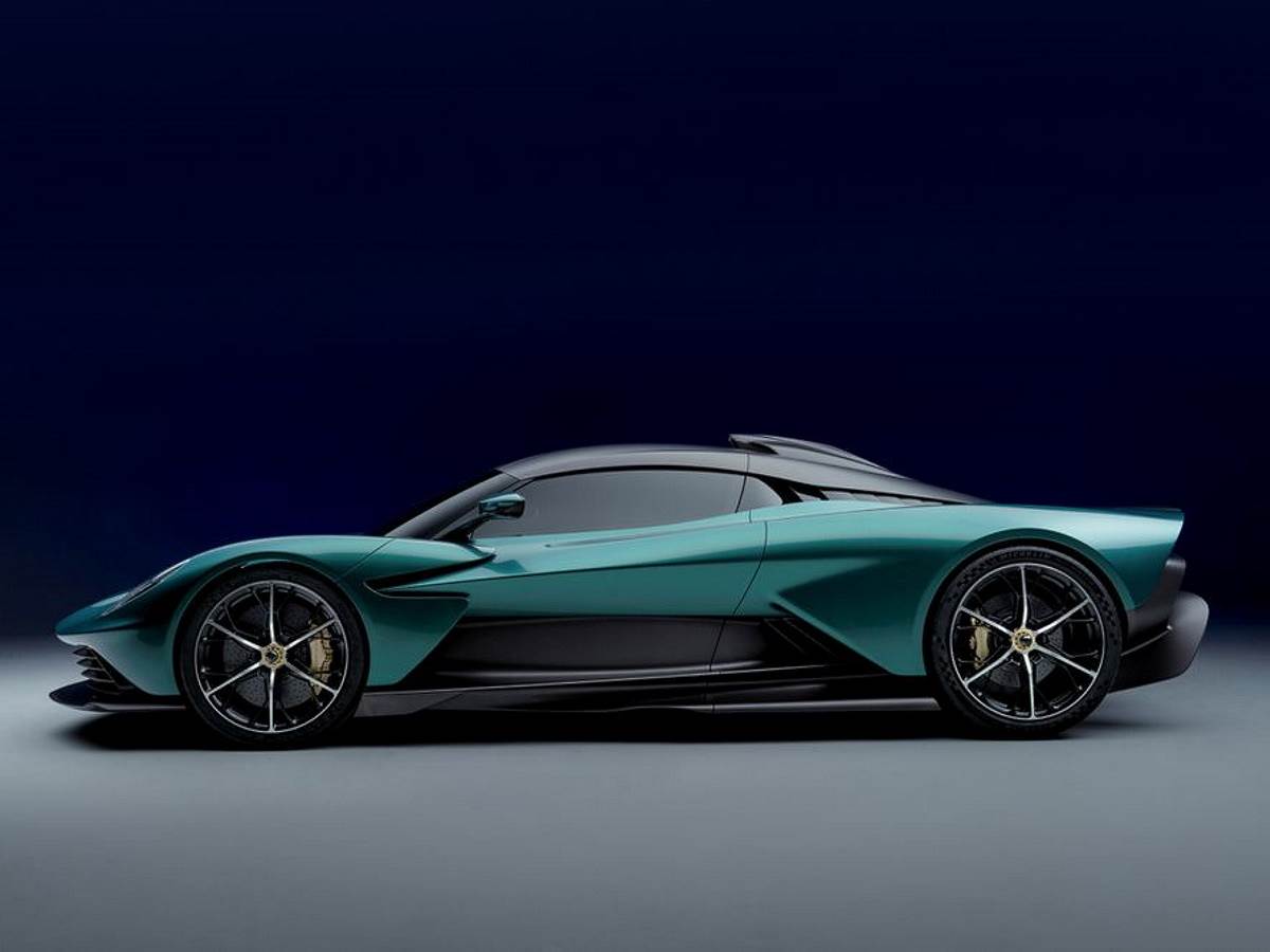 Aston Martin Valhalla hibridni automobil opis i slike