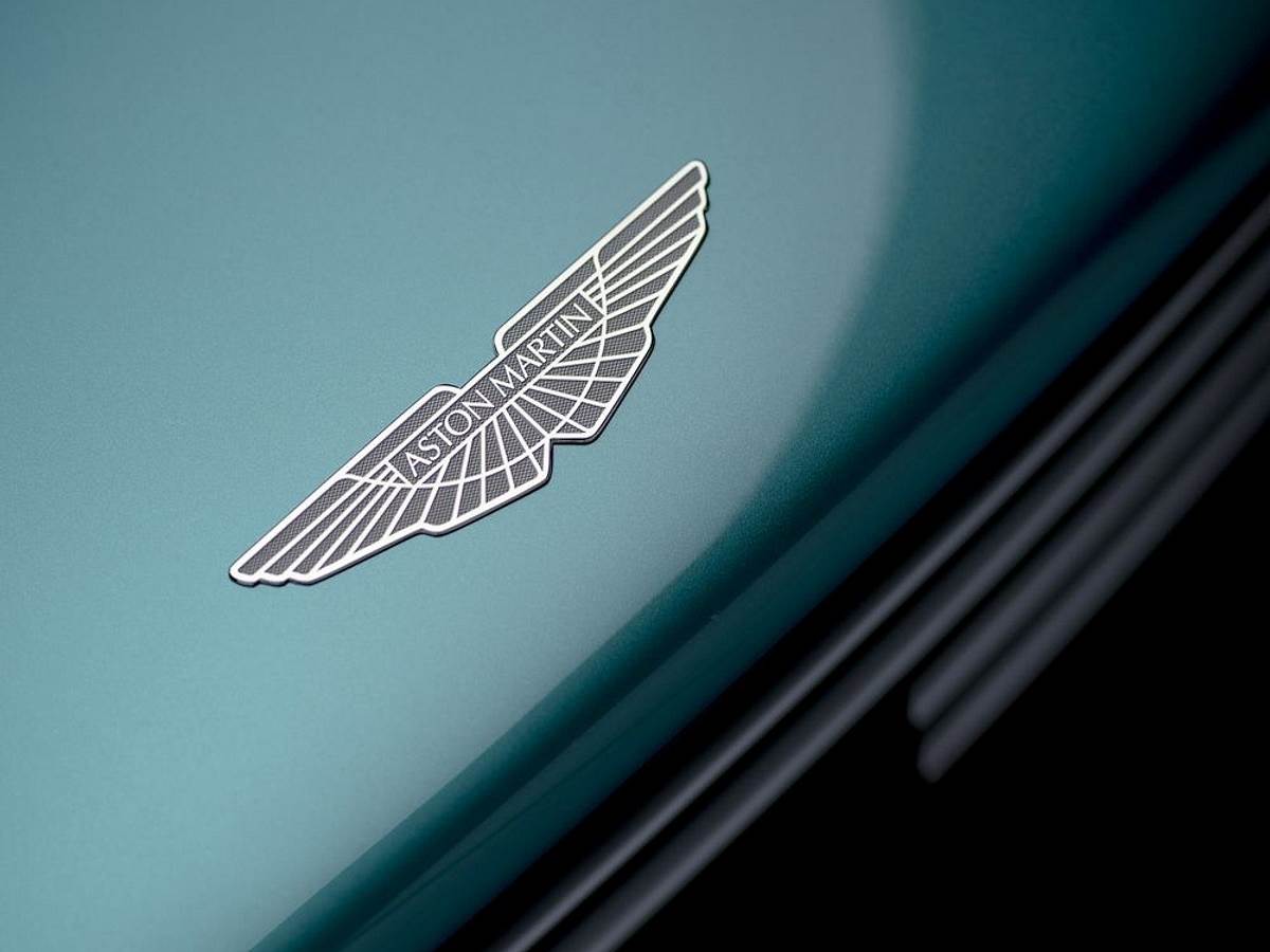 Aston Martin Valhalla hibridni automobil opis i slike