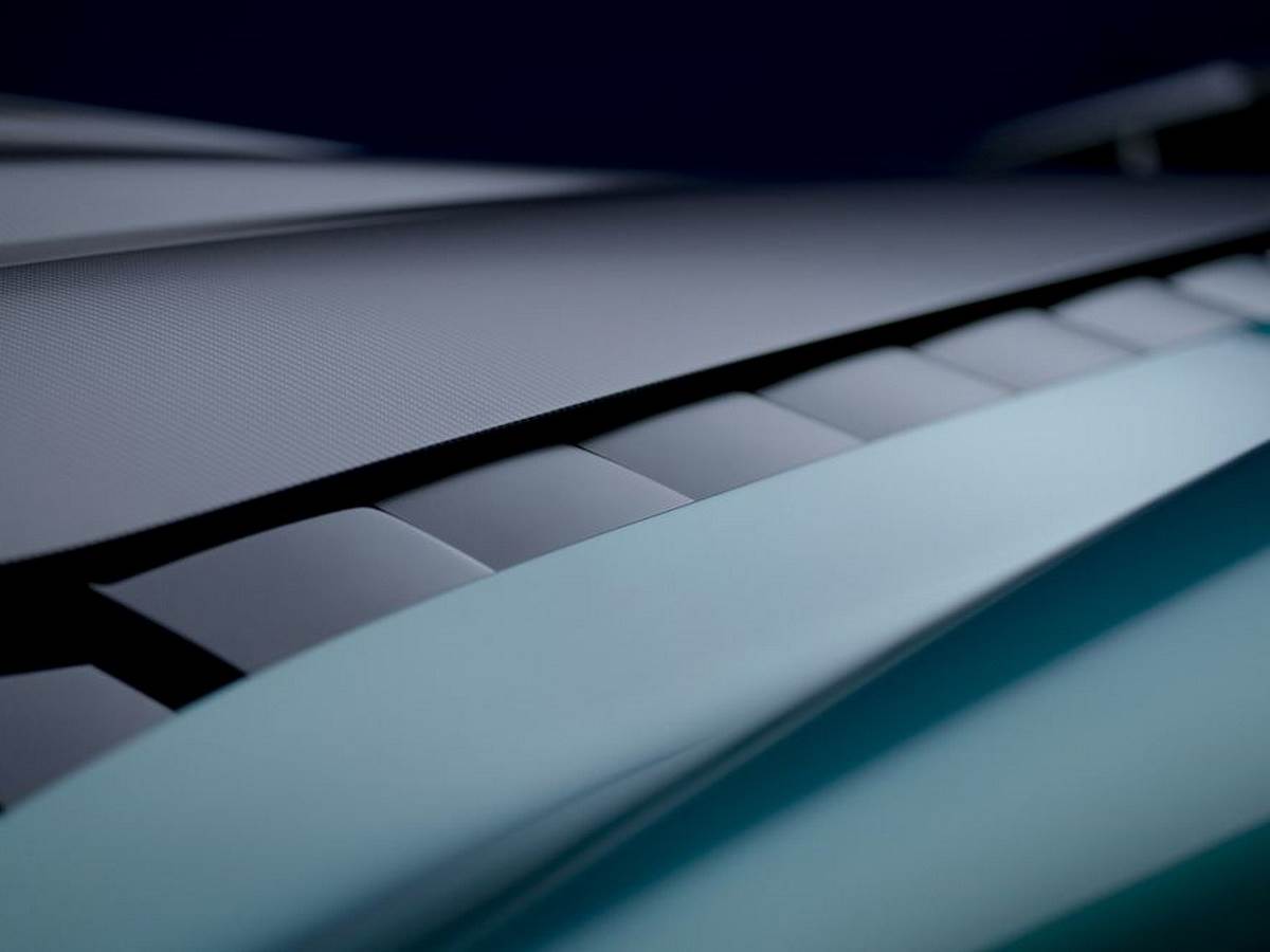 Aston Martin Valhalla hibridni automobil opis i slike