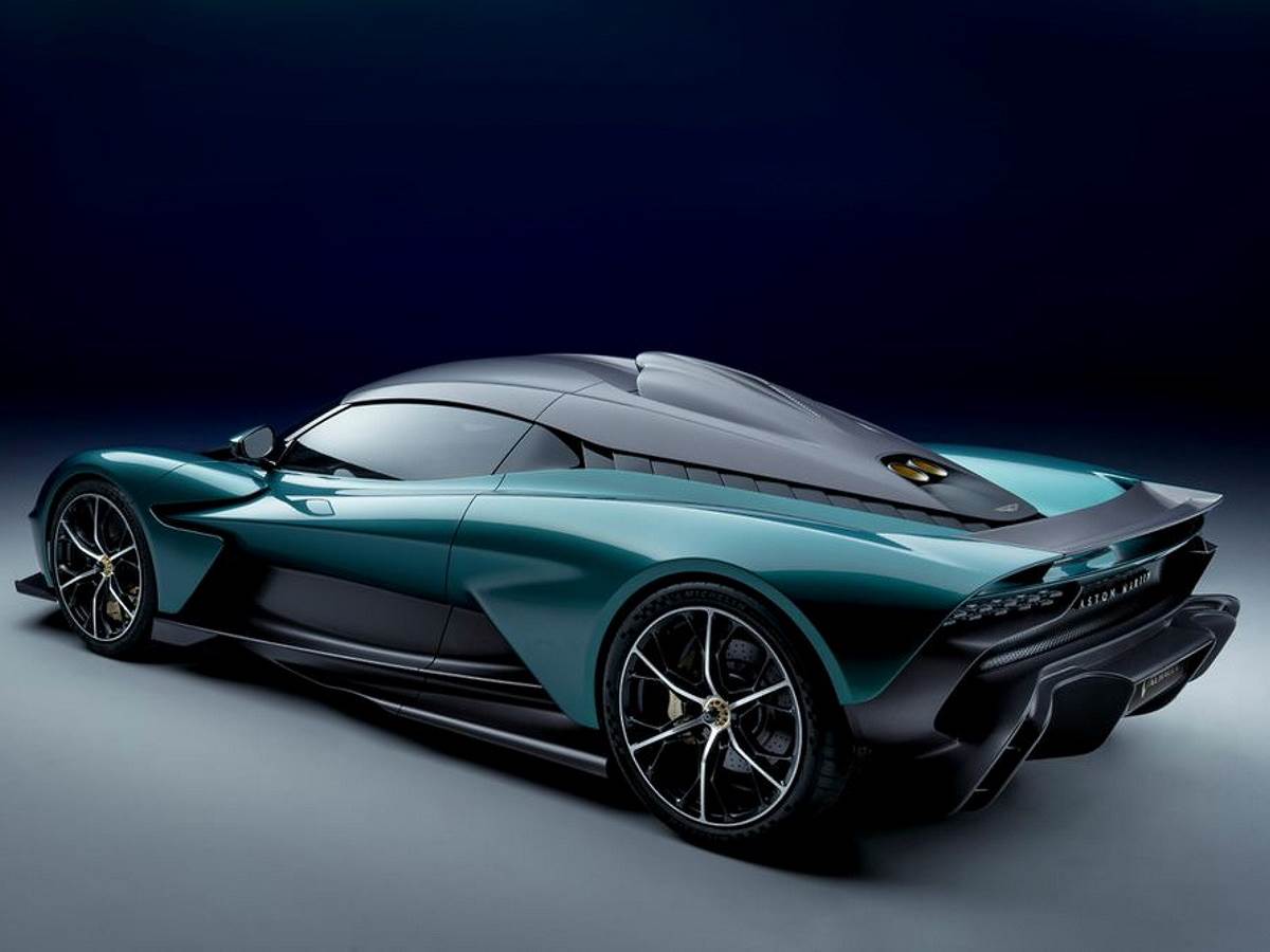 Aston Martin Valhalla hibridni automobil opis i slike