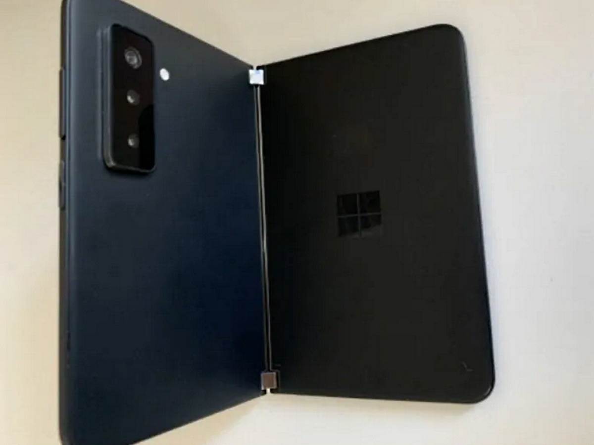 Microsoft Surface Duo 2 telefon sa dva ekrana slike