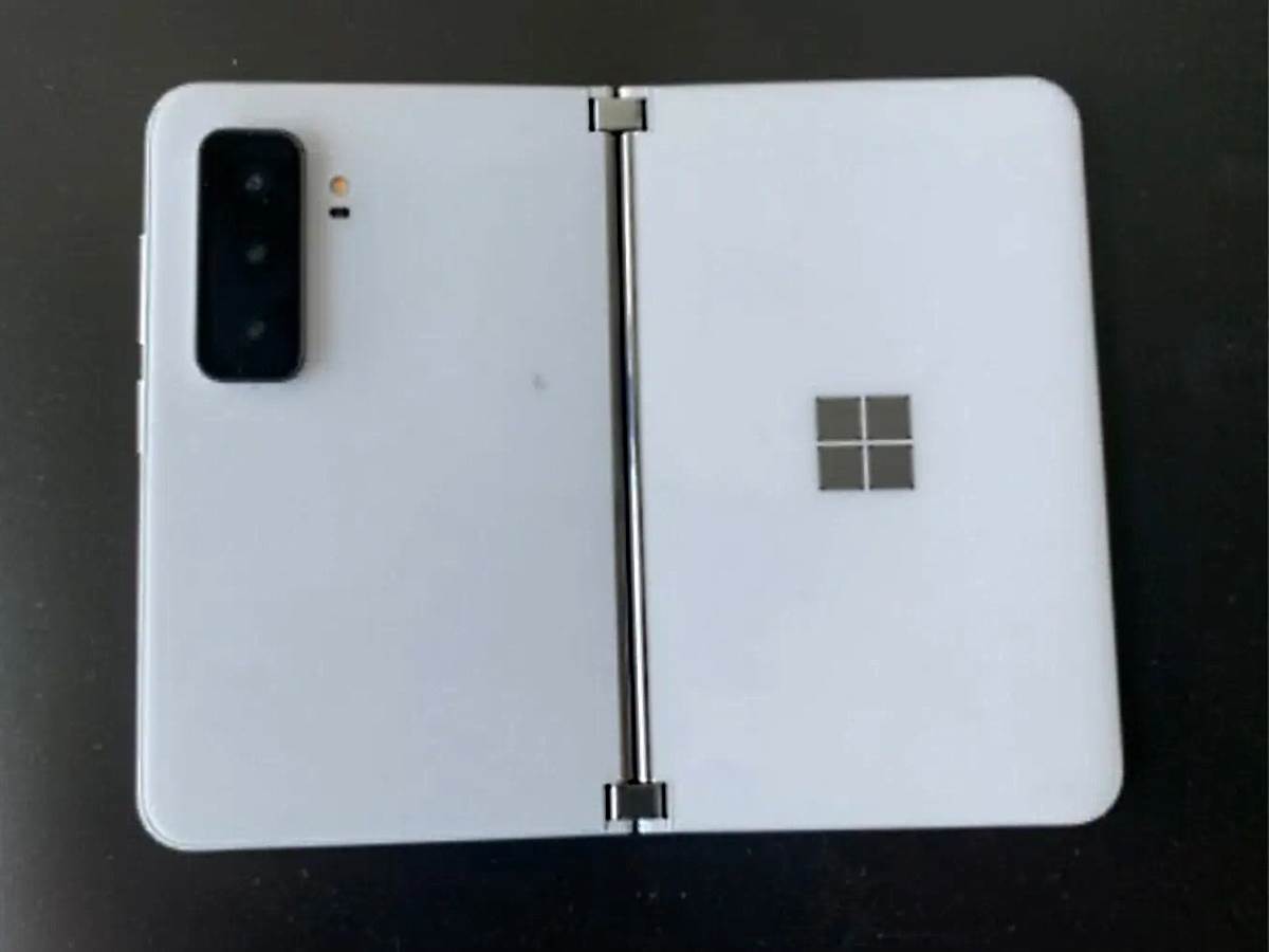 Microsoft Surface Duo 2 telefon sa dva ekrana slike