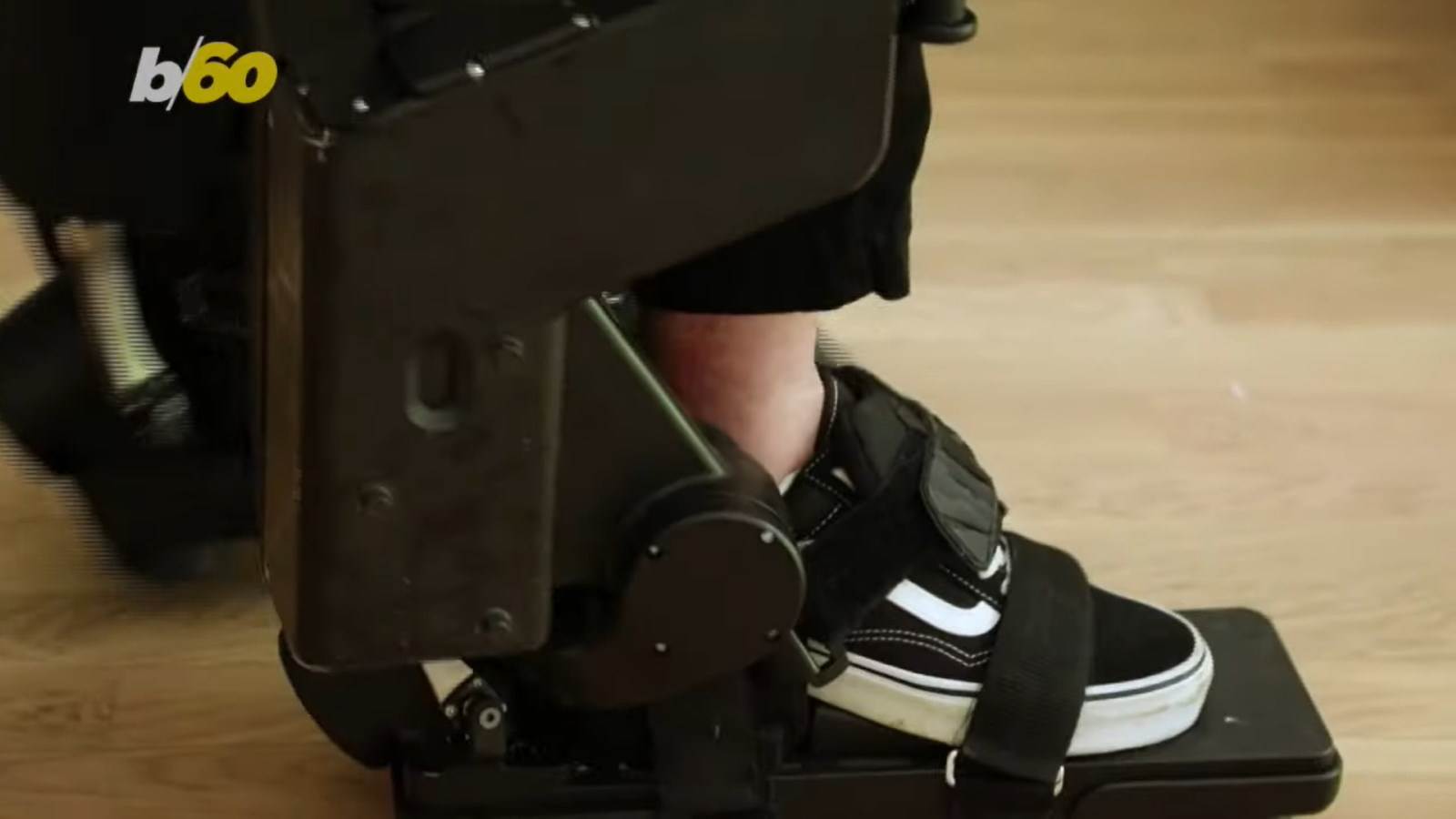 Otac napravio egzoskelet za sina invalida