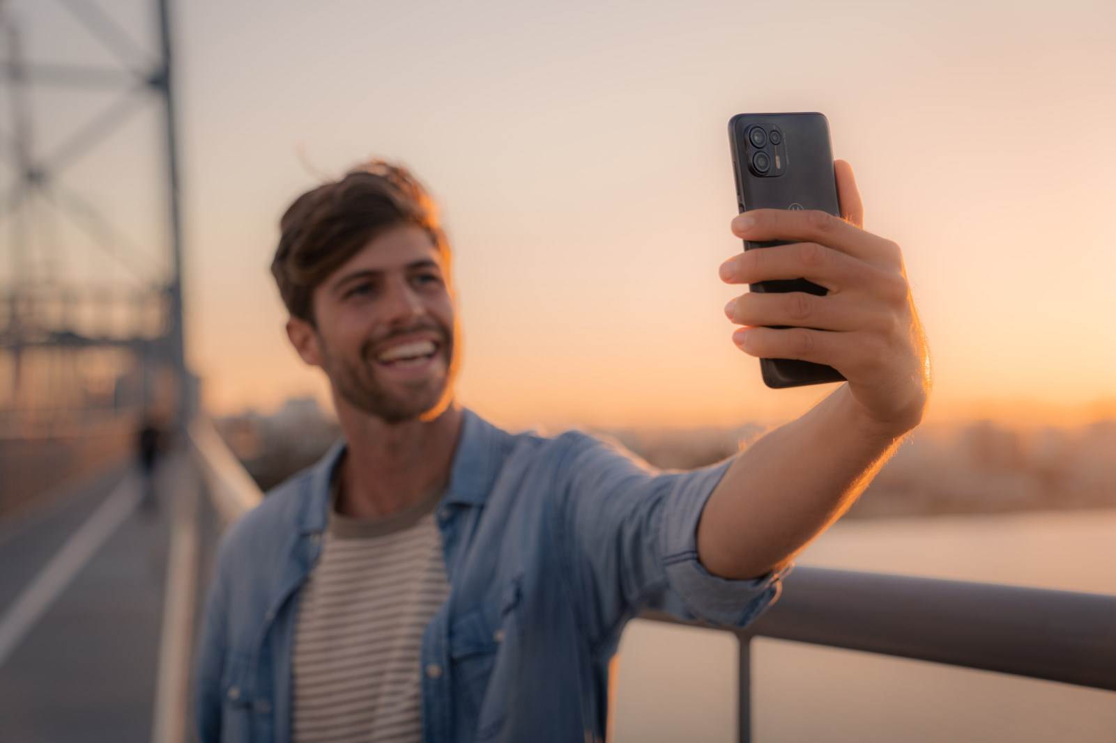 Motorola edge 20 serija premijum srednje klase