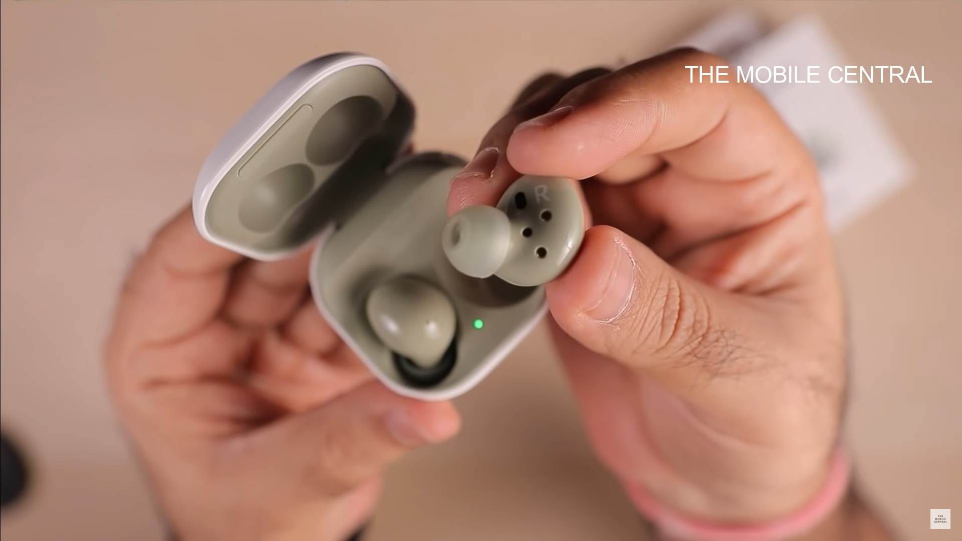 Samsung Galaxy Buds 2 slusalice predstavljene sest dana pre premijere