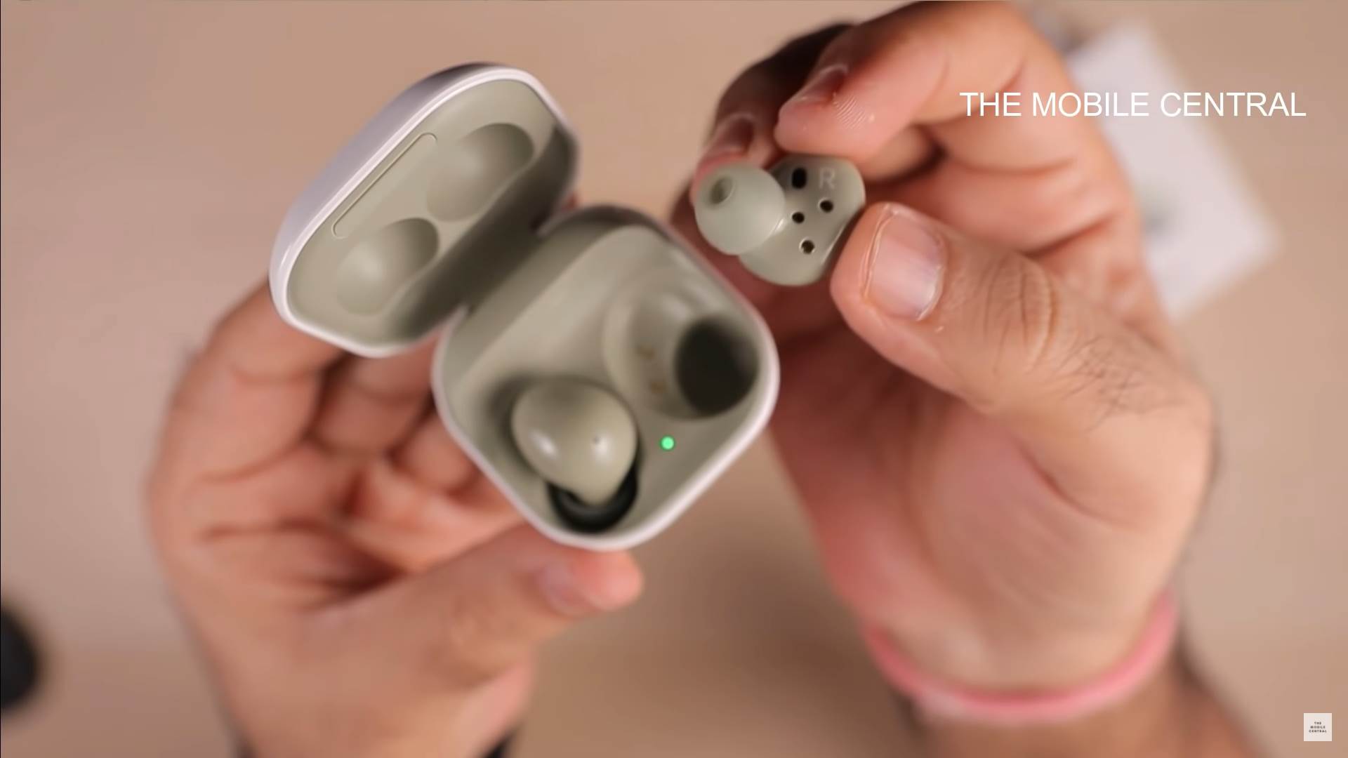 Samsung Galaxy Buds 2 slusalice predstavljene sest dana pre premijere