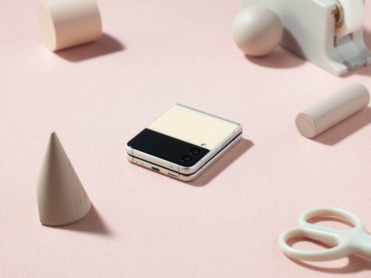 Samsung Galaxy Z Flip3 Pokemon Edition