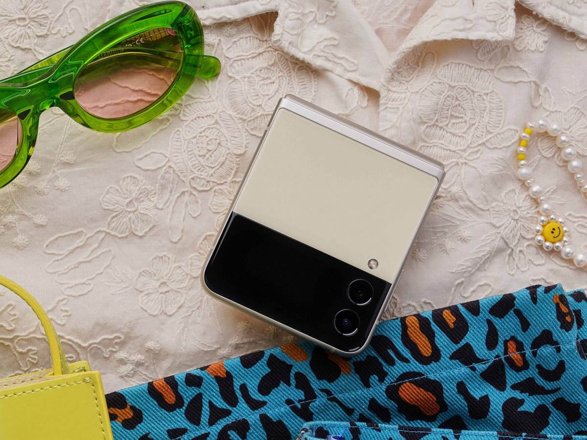 Samsung Galaxy Z Flip3 Pokemon Edition