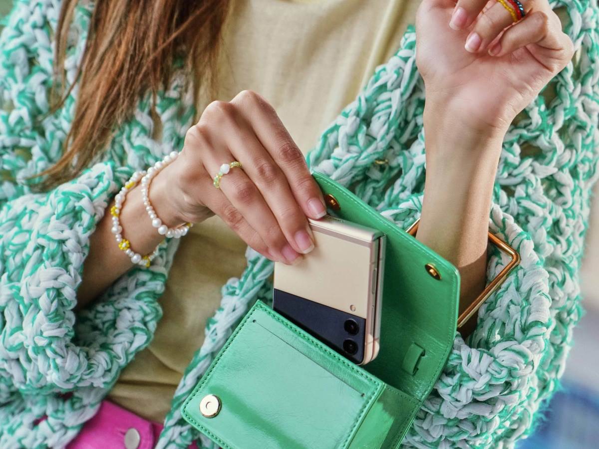 Samsung Galaxy Z Flip3 Pokemon Edition