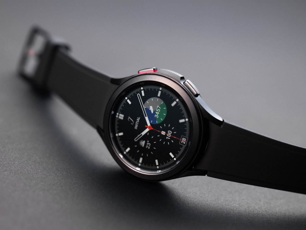 Galaxy Watch 4 Samsung hardver i Google softver