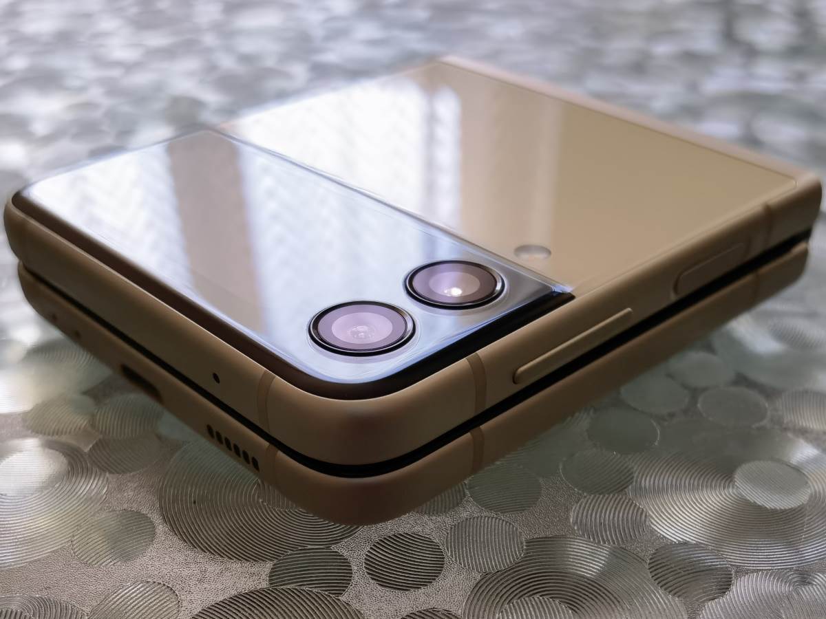 Samsung Galaxy Z Flip3 5G Slike Uživo (2)