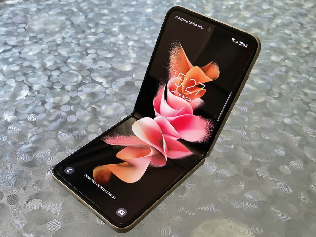 Samsung Galaxy Z Flip3 5G Slike Uživo (14)
