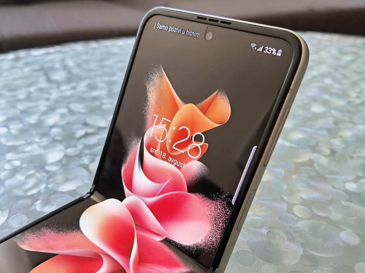 Samsung Galaxy Z Flip3 5G Slike Uživo (15)