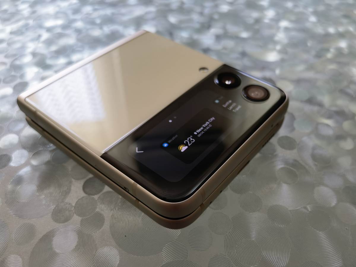 Samsung Galaxy Z Flip3 5G Slike Uživo (25)