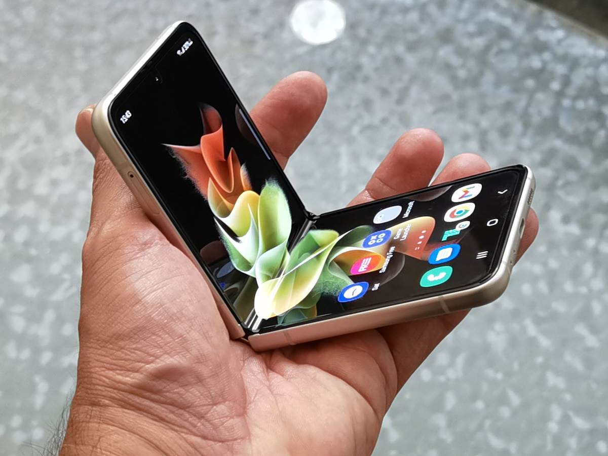 Samsung Galaxy Z Flip3 5G Slike Uživo (33)