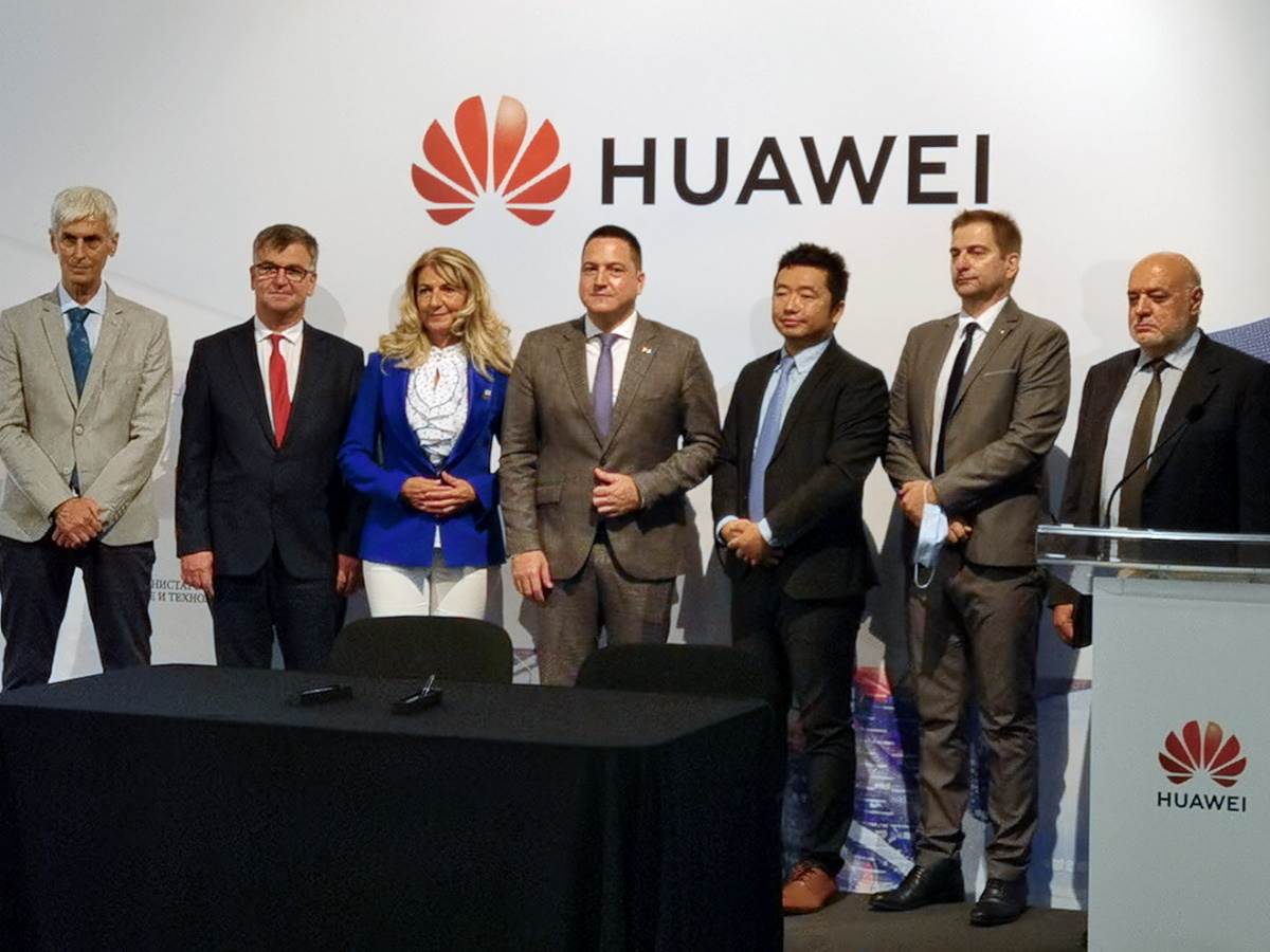 Huawei donacija fakultetima u Srbiji i policiji