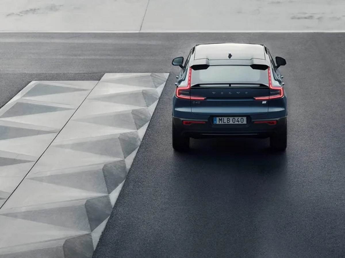 Volvo električni automobil 8