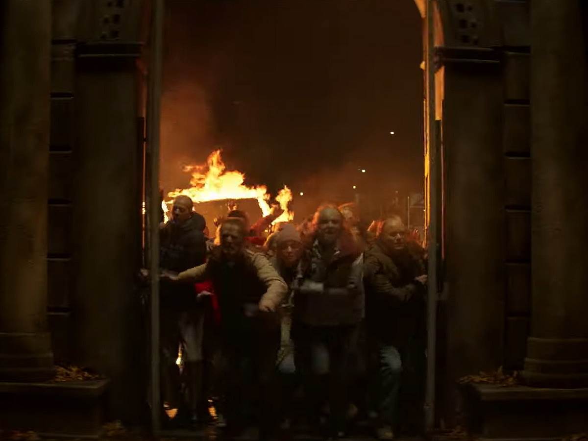 RESIDENT EVIL WELCOME TO RACCOON CITY 6