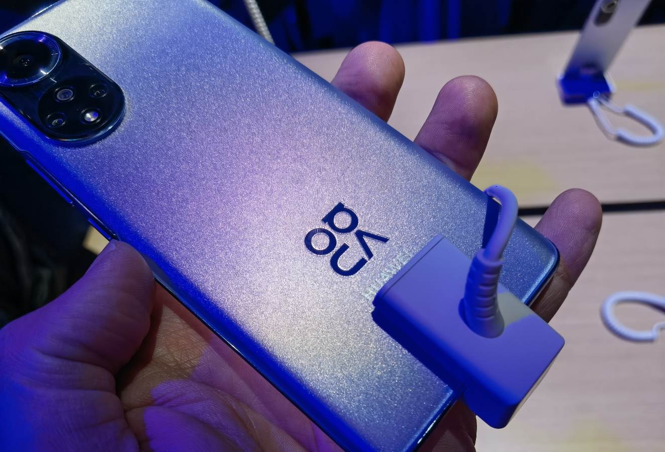 Huawei nova 9 premijera ‚6