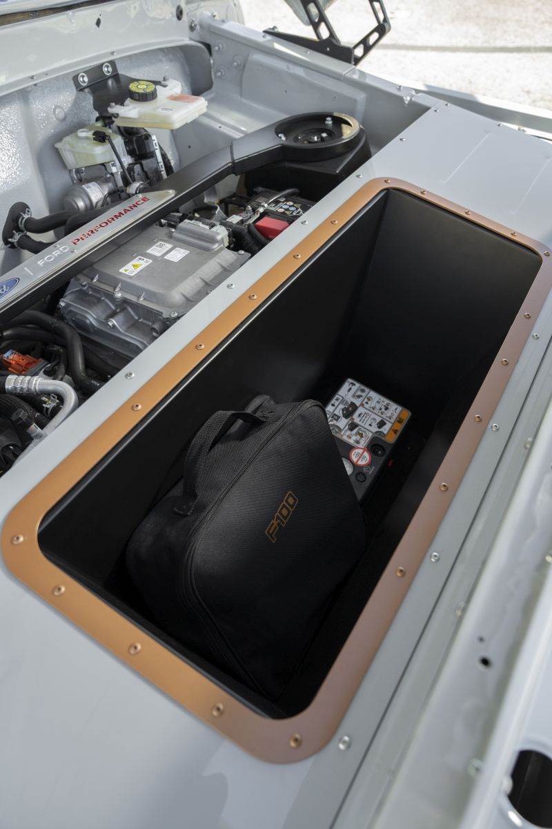 Ford F-100 Eluminator gepek