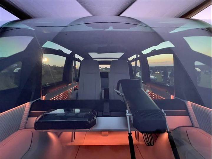 Canoo prostrana unutrašnjost