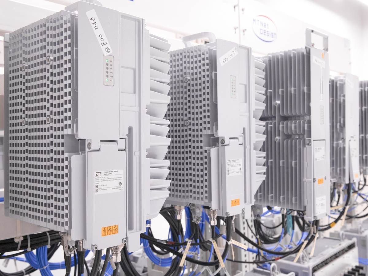 nova laboratorija testiranje telefona 2.jpeg