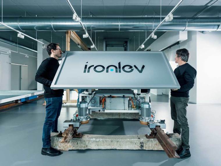 IronLev šatl