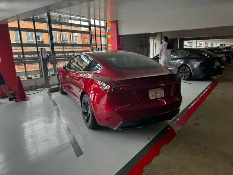 Tesla Model 3 Performance _ Foto Electrek via Instagram Barbie Acevez (4).jpg