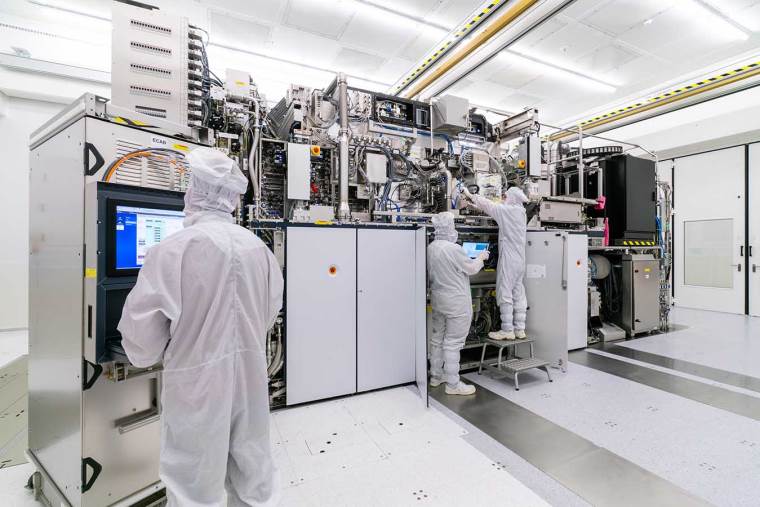 ASML kompanija litografski sistem