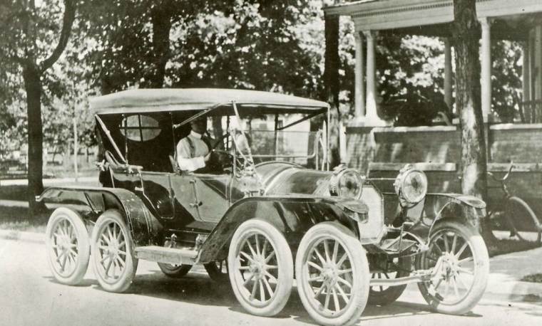 Reeves OctoAuto iz 1911. godine _ Foto Wikimedia Public domain.jpg