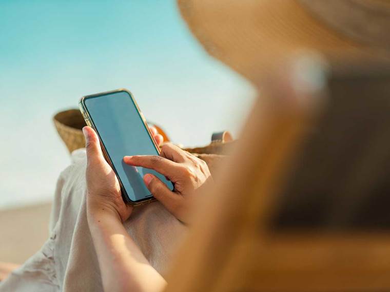 Telefon na plaži