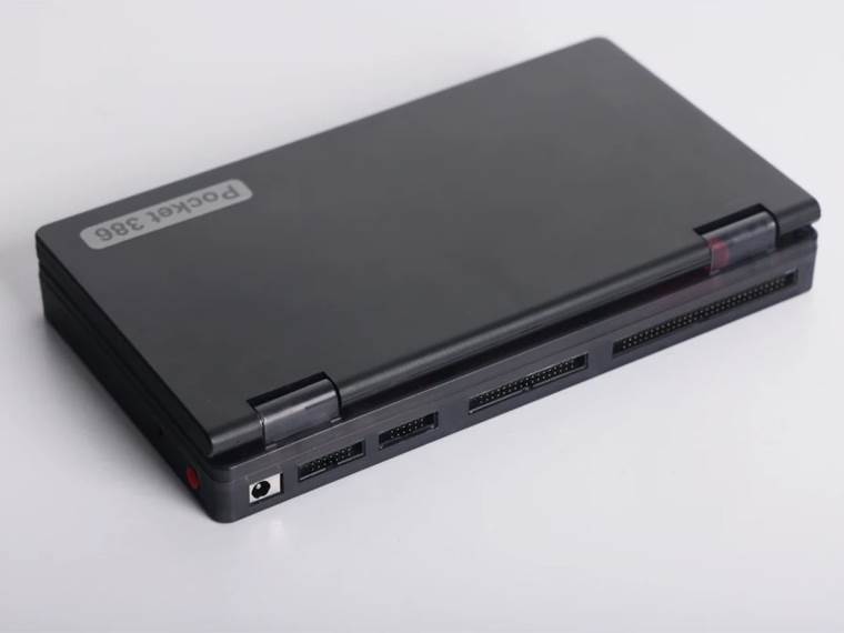 Pocket 386 _ džepni laptop _ Foto x.com arstechnica (2).jpg