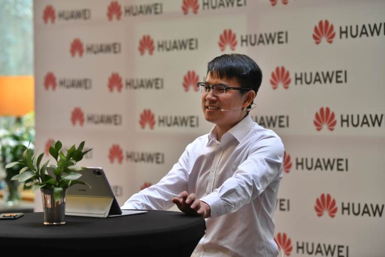 Stiven Huang