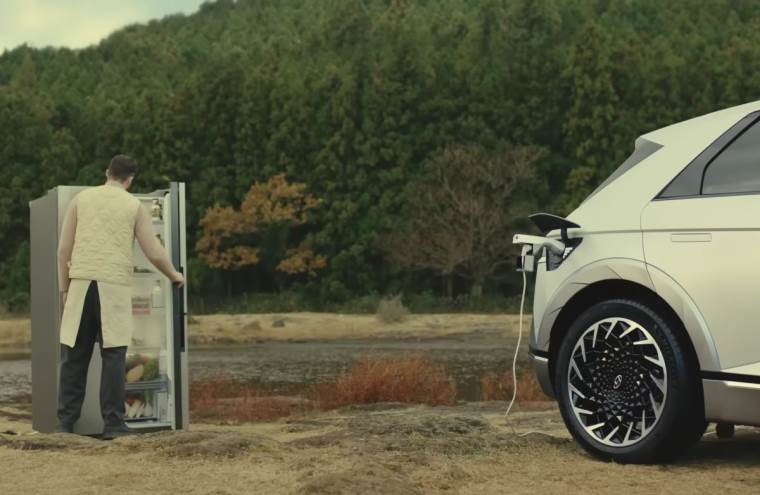 Hyundai Ioniq 5 _ napajanje _ Foto YouTube HyundaiWorldwide.jpg