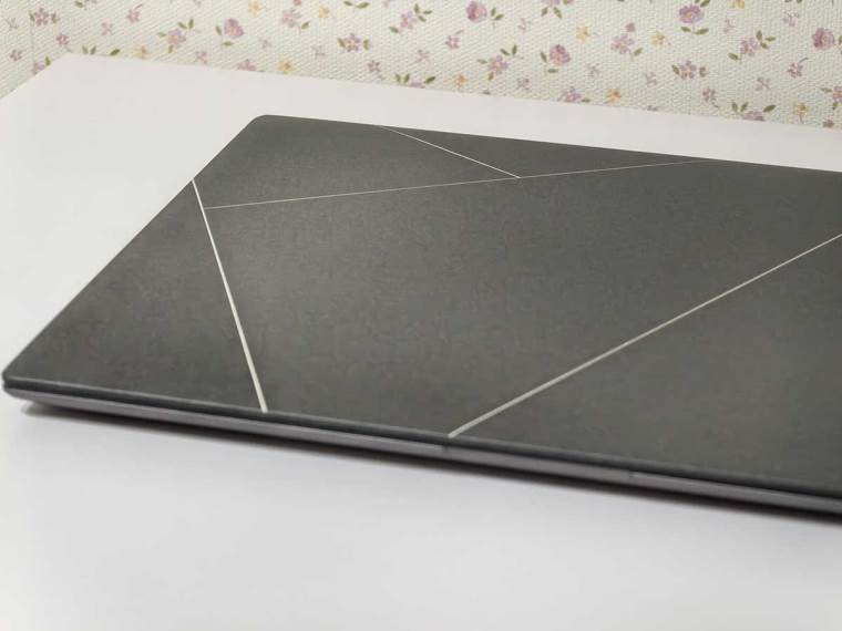 Zenbook S 14 UX5406 8.jpg