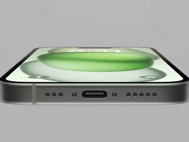 IPhone USB-C port