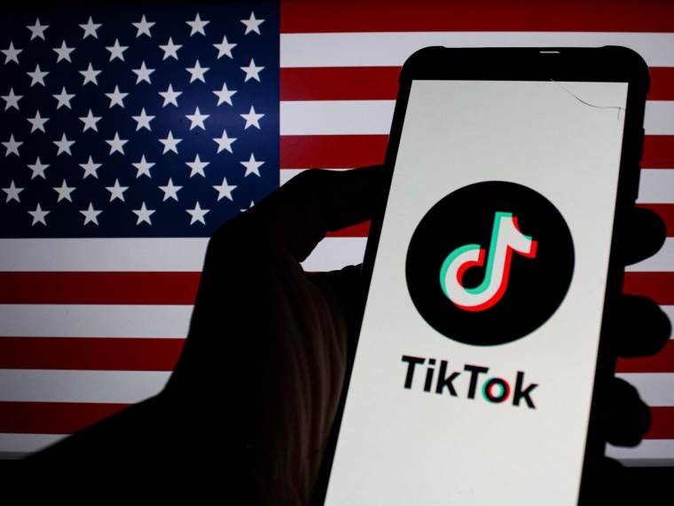 TikTok _ SAD _ Foto Shutterstock.jpg