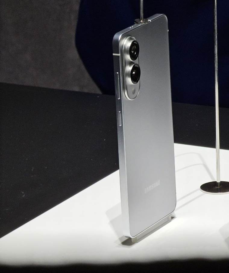 Samsung S25 Edge _ Foto Samsung PrintScreen x (3).jpg